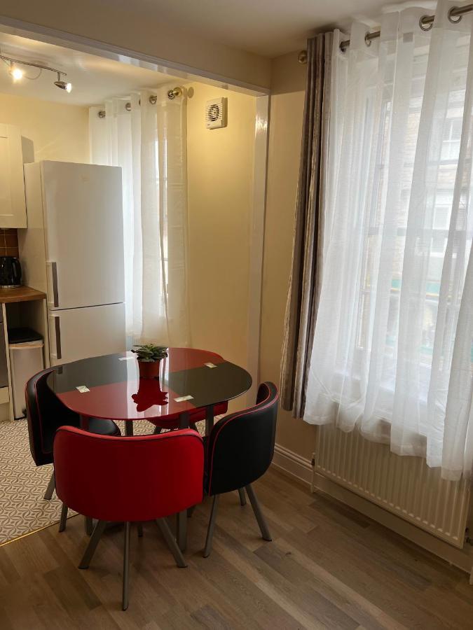 Glastonbury High Street Sanctuary- 2 Bd, Sleeps 4 Kültér fotó