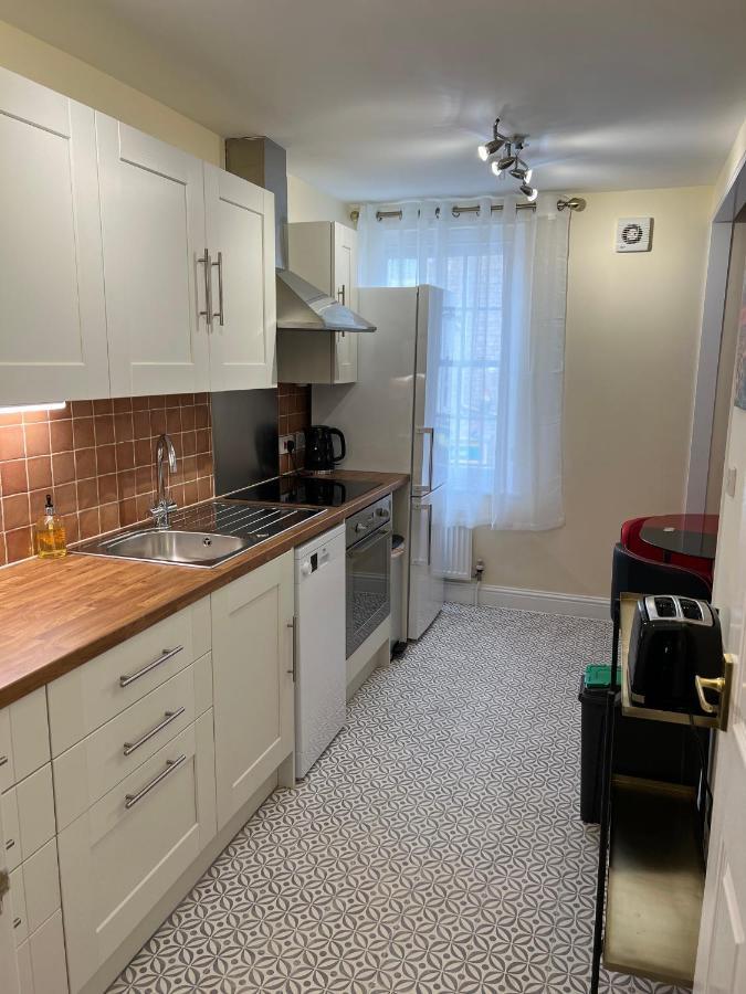 Glastonbury High Street Sanctuary- 2 Bd, Sleeps 4 Kültér fotó